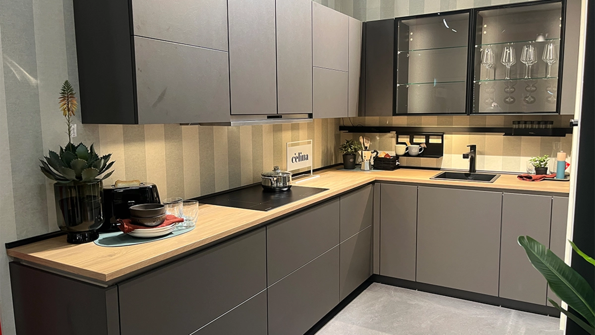 Küchenstudio Outlet · pfister